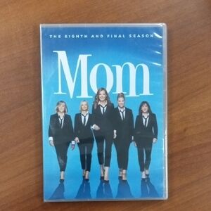 *3/$10* Mom Season 8 DVD